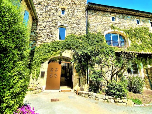 Gîte 4* for 6p, 3ch, 100m2, HEATED SWIMMING POOL, PATIO