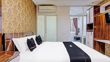Deluxe Double Room | 1 bedroom, laptop workspace, free WiFi, bed sheets