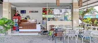 Super OYO Collection O 90253 DHelomi