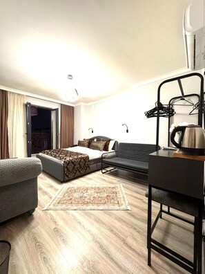 Standard Double Room | Minibar, soundproofing, free WiFi, bed sheets - The Diderot Hotel (Istanbul)