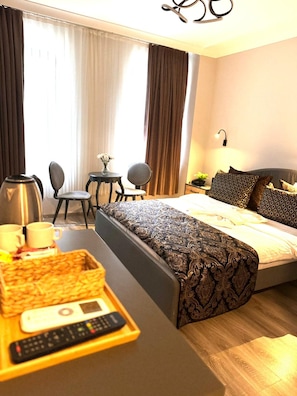 Habitación estándar doble | Minibar, sistema de insonorización, wifi gratis y ropa de cama