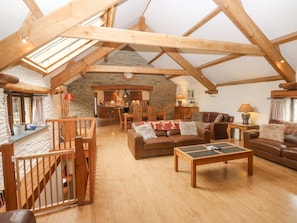 Living area - Cowslip Barn (Totnes)