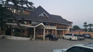 Front of property - Hotel Bison (Nakuru)
