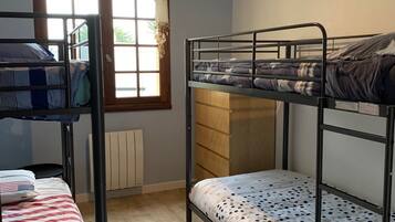 2 bedrooms, free WiFi, bed sheets