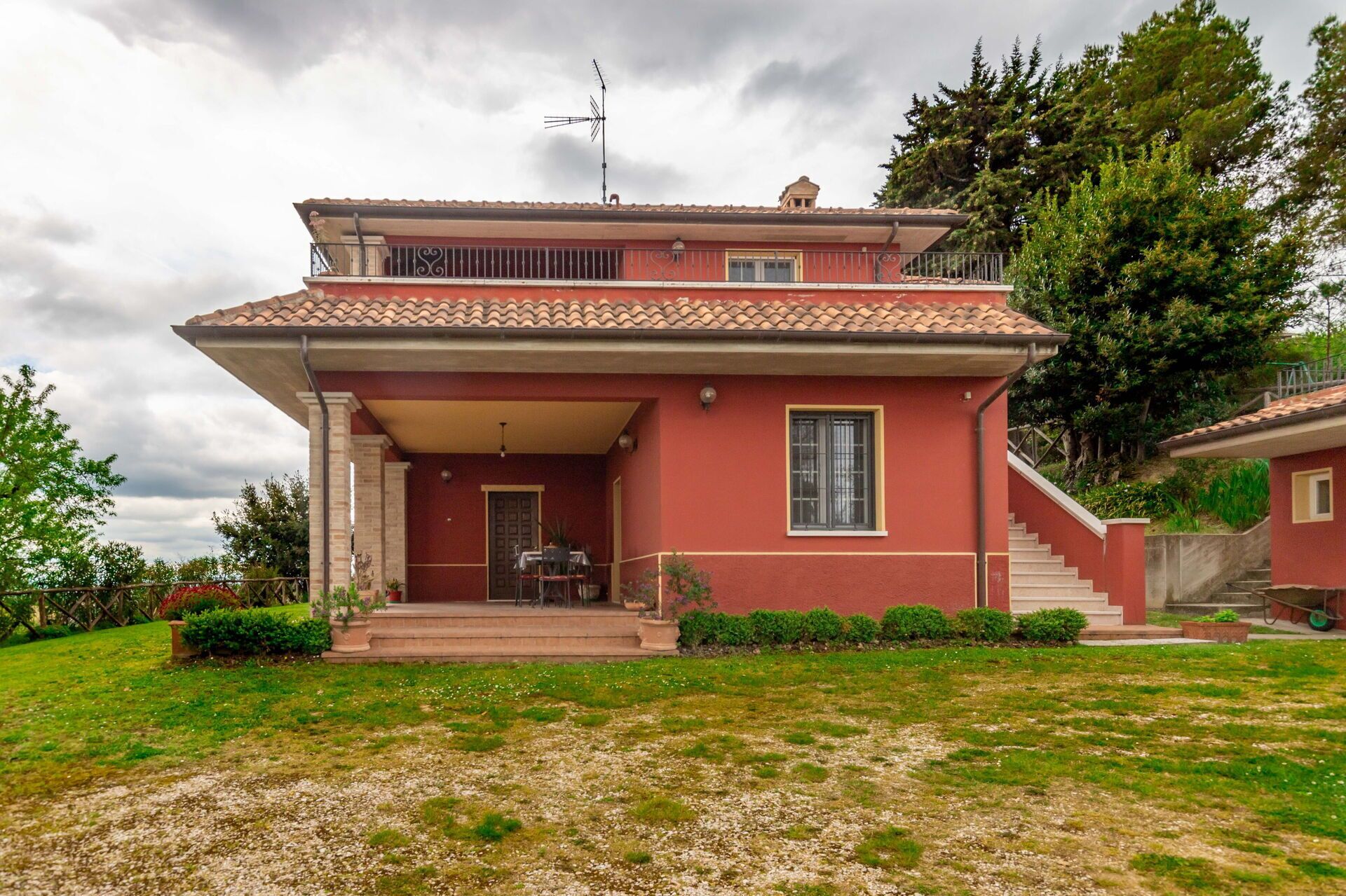 Alloro Holiday Apartment