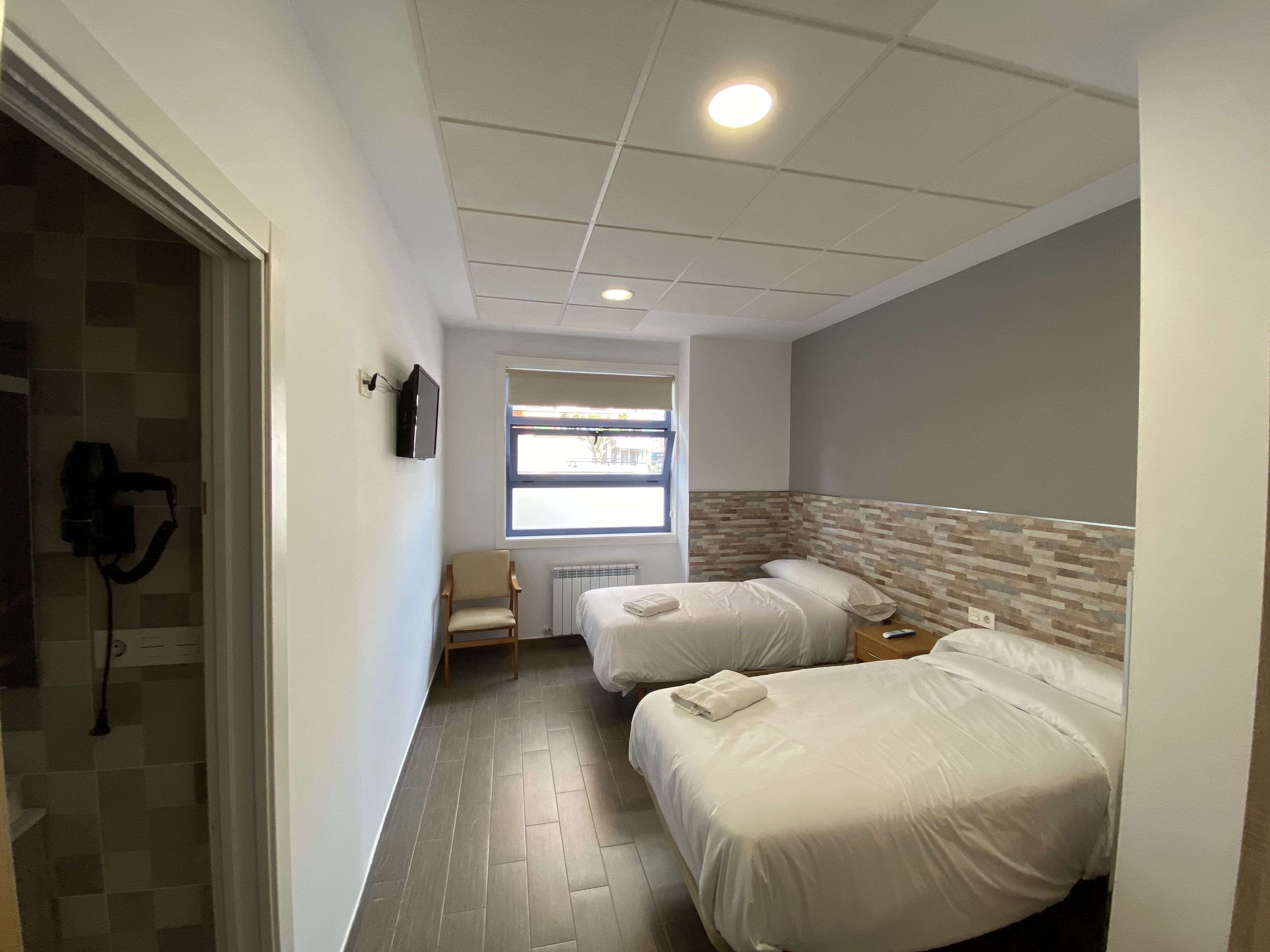 Free cots/infant beds, free WiFi, bed sheets