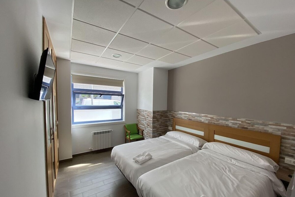 Cunas gratuitas, wifi gratis y ropa de cama 