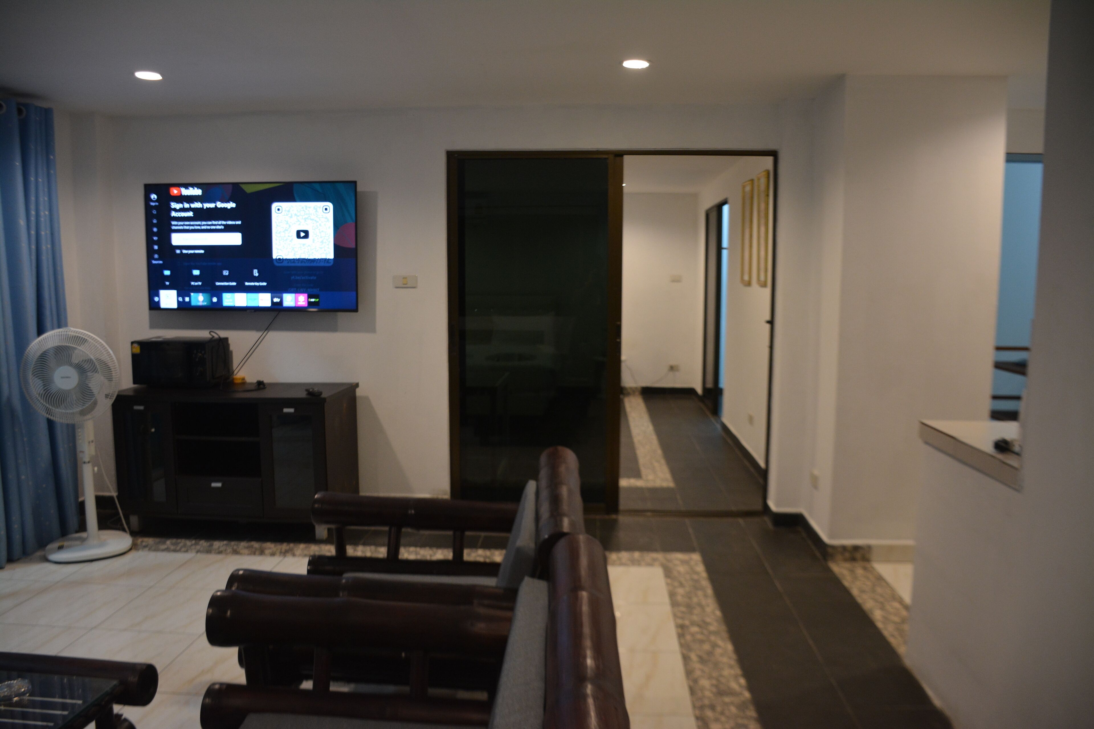 Deluxe Studio, 1 King Bed, Sea View, Sea Facing | Living area | Flat-screen TV