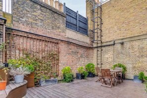 Basic Apartment, Multiple Beds | Outdoor dining - Family Friendly & Central 3BD Flat - Earls Court (London)