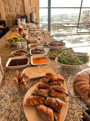Free daily buffet breakfast - Vita Cave Hotel (Ürgüp)