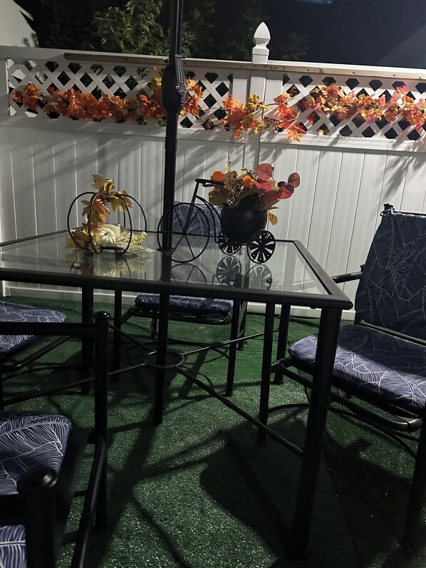 Outdoor dining