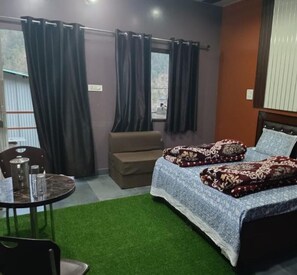 1 bedroom, free WiFi - Shivay Kingdom Eco Cottage And Huts (Ukhimath)