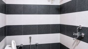 Deluxe Cottage | Bathroom