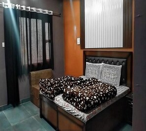 Deluxe Cottage - Shivay Kingdom Eco Cottage And Huts (Ukhimath)