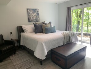 2 bedrooms, desk, travel crib, free WiFi - Knob Creek Guest Suite 1 mile from Brevard, NC (Pisgah Forest)