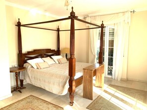 8 habitaciones, escritorio, tabla de planchar con plancha y wifi gratis 