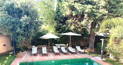 Villa, between the golf course and the beach, in Vistahermosa.