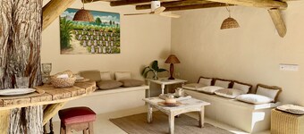 Villa, entre el campo de golf y la playa, en Vistahermosa.