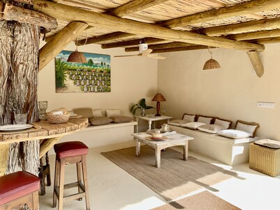 Villa, between the golf course and the beach, in Vistahermosa.