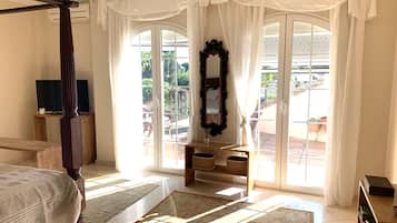 7 slaapkamers, een bureau, een strijkplank/strijkijzer, gratis wifi