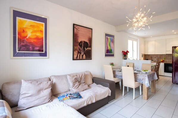 Standard-Apartment, 2 Schlafzimmer (Casa Tesserete) | Wohnbereich