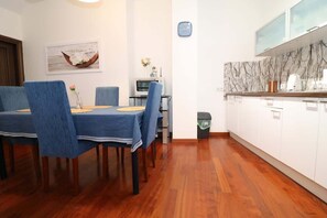 Imagen sin descripción, 3 de 27, botón