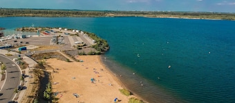 Lakeside Apartment 4
