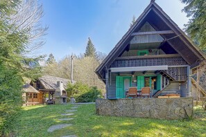 Family Chalet, Multiple Bedrooms (Fani's Riverside Cottage) | Exterior