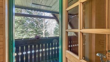 Family Chalet, 1 Bedroom, Microwave (Fani's Riverside Home with Sauna &) | Interior