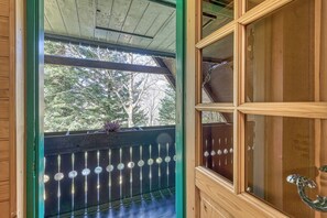 Interior - Fani's Riverside Cottage (Kostel)