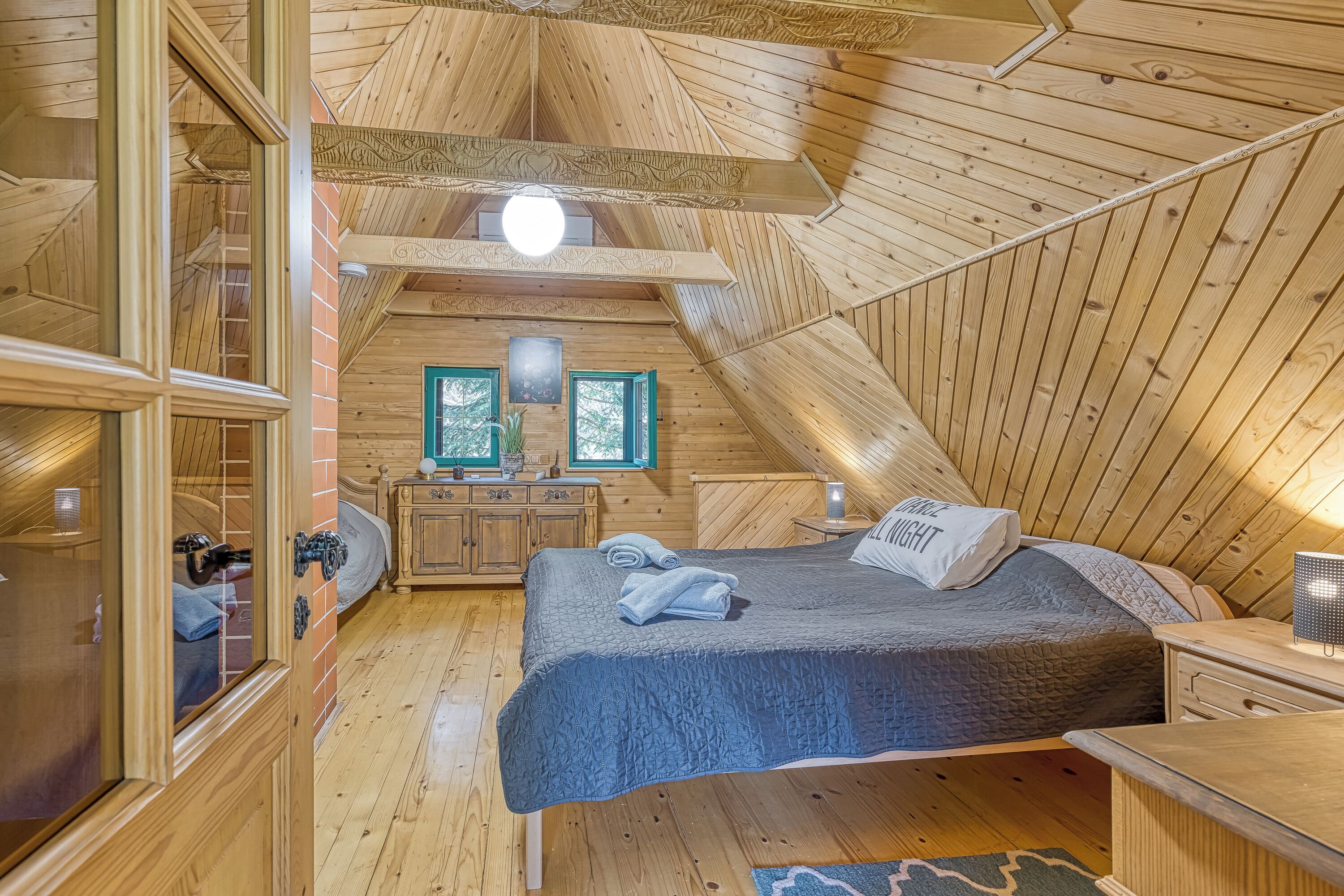 Family Chalet, Multiple Bedrooms (Fani's Riverside Cottage) | 1 bedroom, free WiFi, bed sheets
