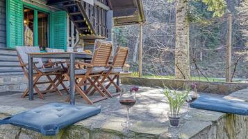 Family Chalet, 1 Bedroom, Microwave (Fani's Riverside Cottage) | Outdoor dining