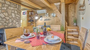 패밀리 샬레, 침실 1개, 전자레인지 (Fani's Riverside Home with Sauna &) | 다이닝