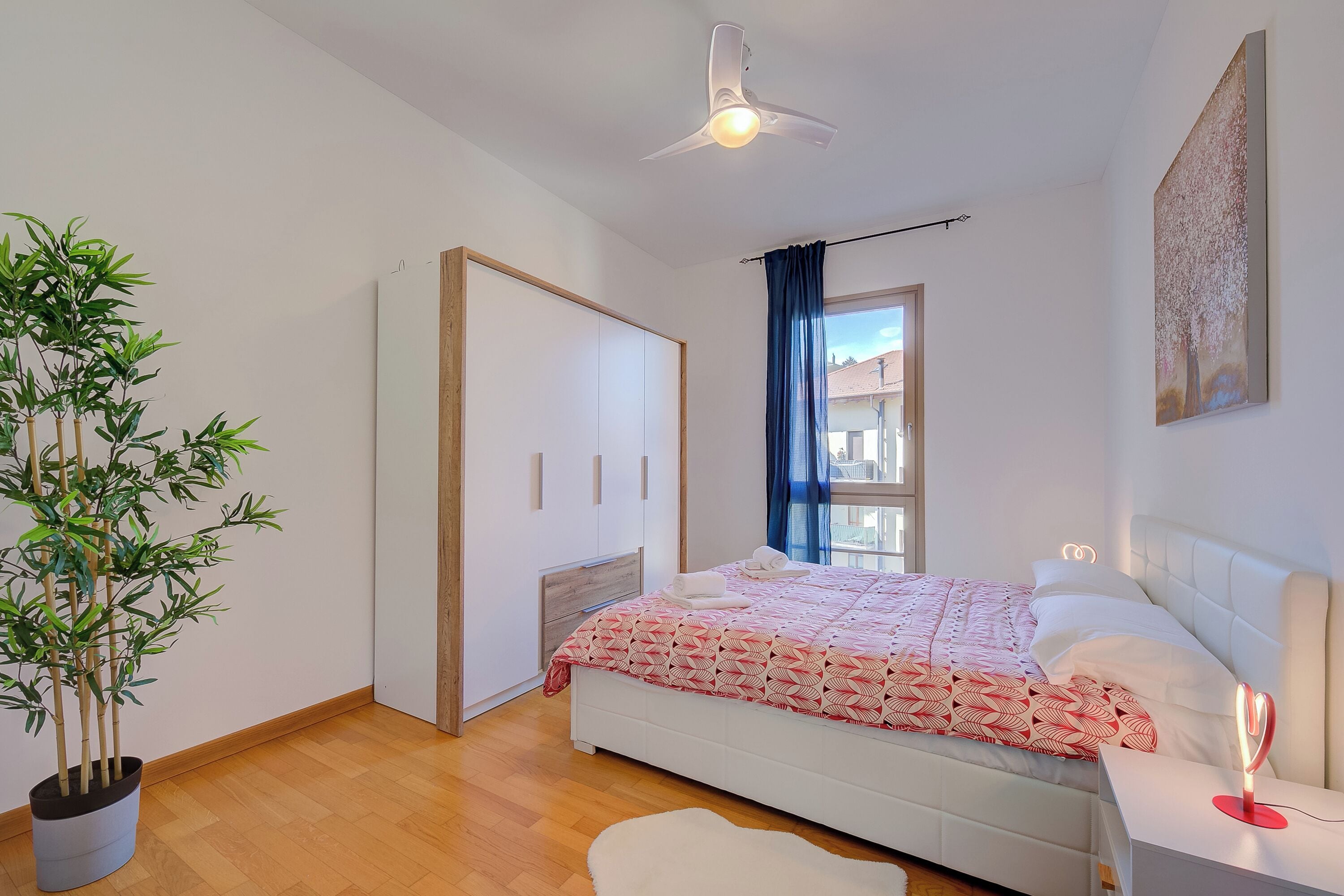 1 dormitorio, tabla de planchar con plancha, wifi gratis y ropa de cama