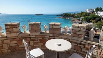 Large Double Room with Sea View | Terraza o patio