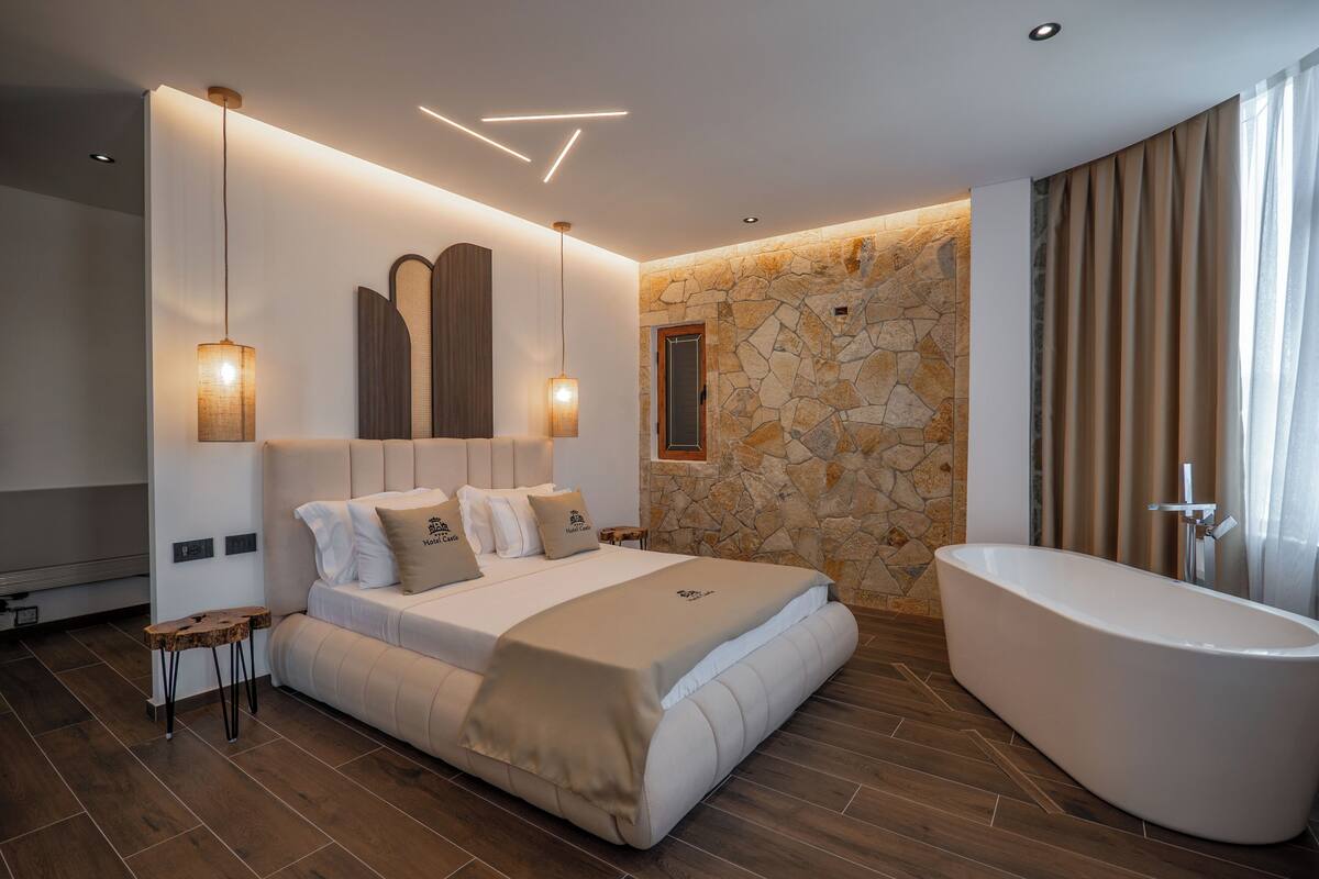 Large Double Room with Sea View | WiFi (free), bed sheets