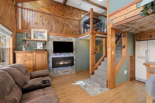 Lake View, 3 Decks, King Bed, Fire Pit, Dogwood Canyon-15 min.