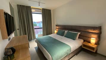 Deluxe Double Room | Premium bedding, Select Comfort beds, in-room safe