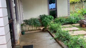 Exterior - Golden Cherries Guest House (Jinja)