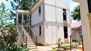 Exterior - Golden Cherries Guest House (Jinja)