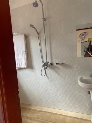 Double Room | Bathroom