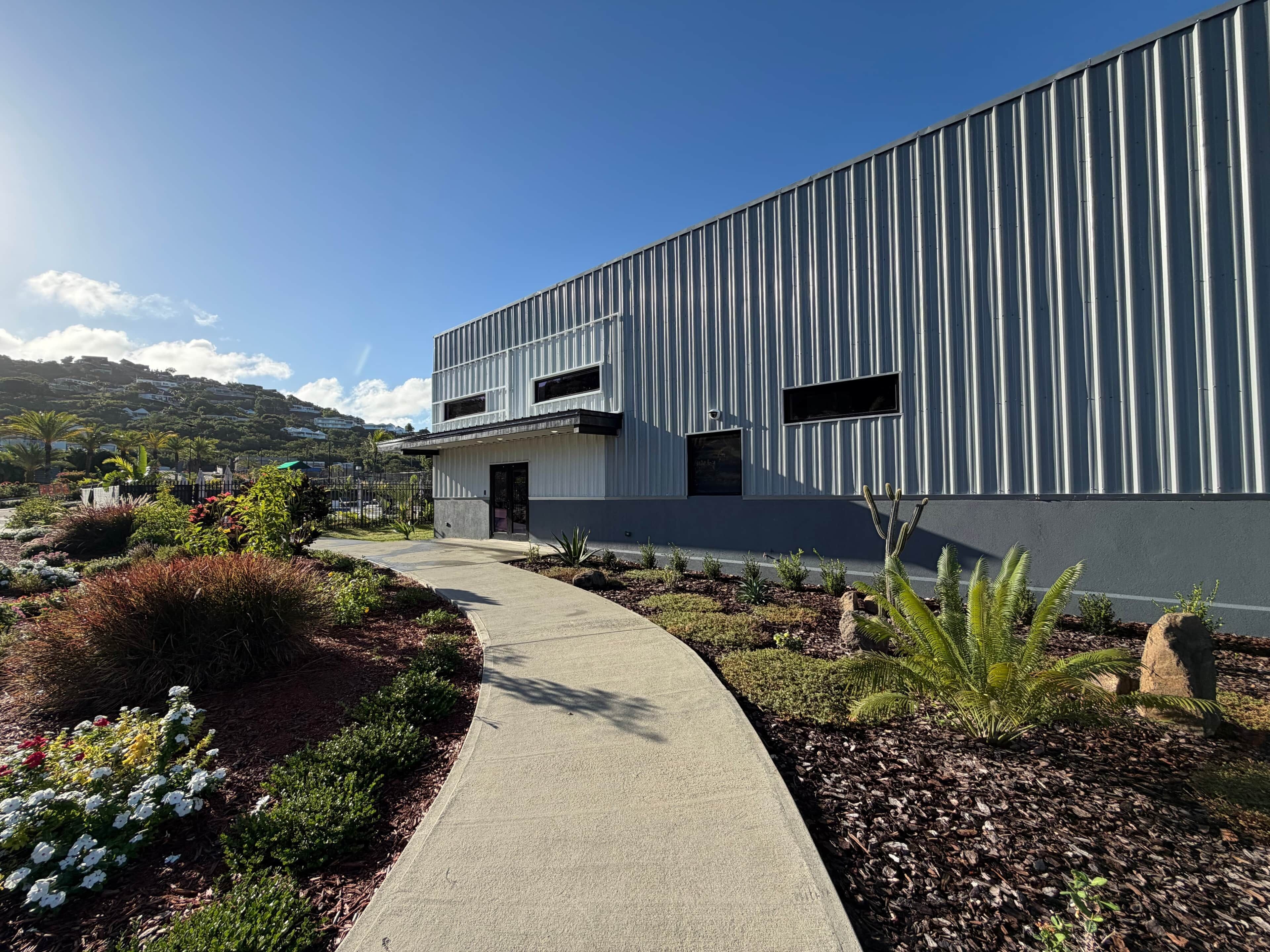 المنشأة من الخارج