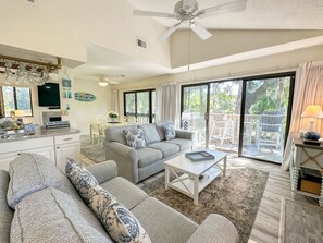 Smart TV - UPDATED 2BR BEACHWALK VILLA, WALK TO SHIPYARD BEACH & POOL (Hilton Head Island)