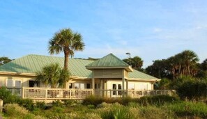 Exterior - Beachside Luxury Villa, Balcony Views! Hilton Head (Hilton Head Island)