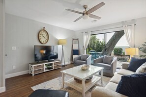 Smart TV, DVD player