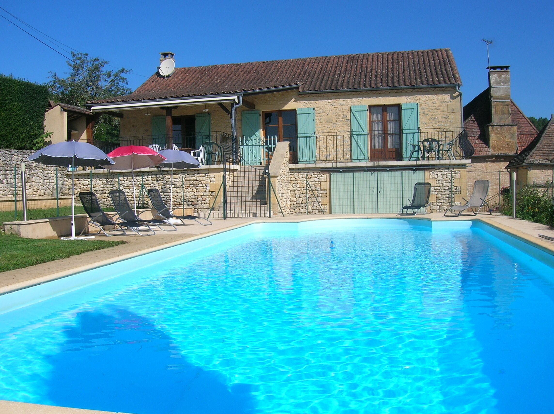 Villa with pool in the countryside