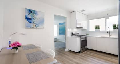 Parking, Balcony, Near Universities, Ravinia, NAPA & Train to Chicago