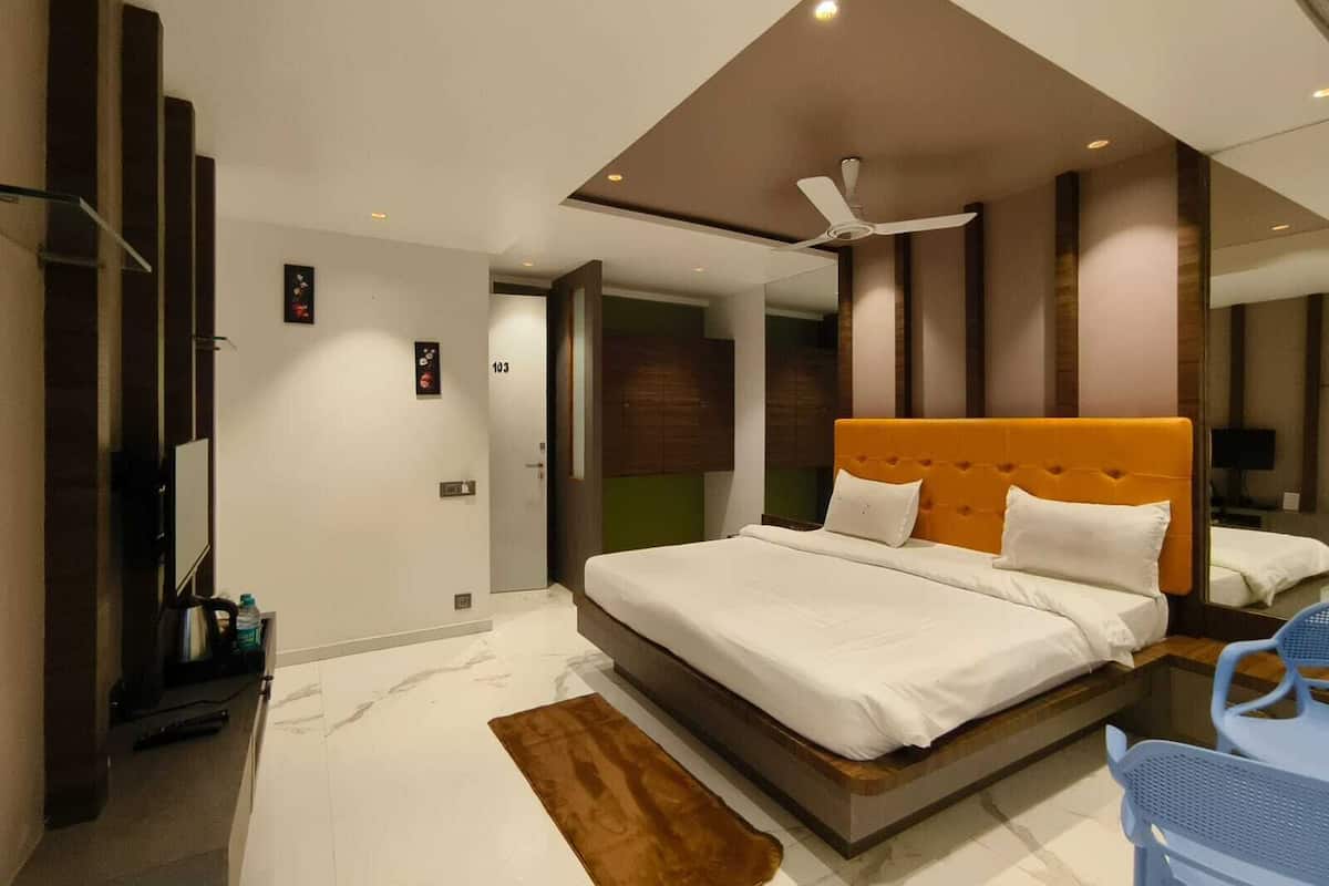 1 bedroom, soundproofing, free WiFi, bed sheets