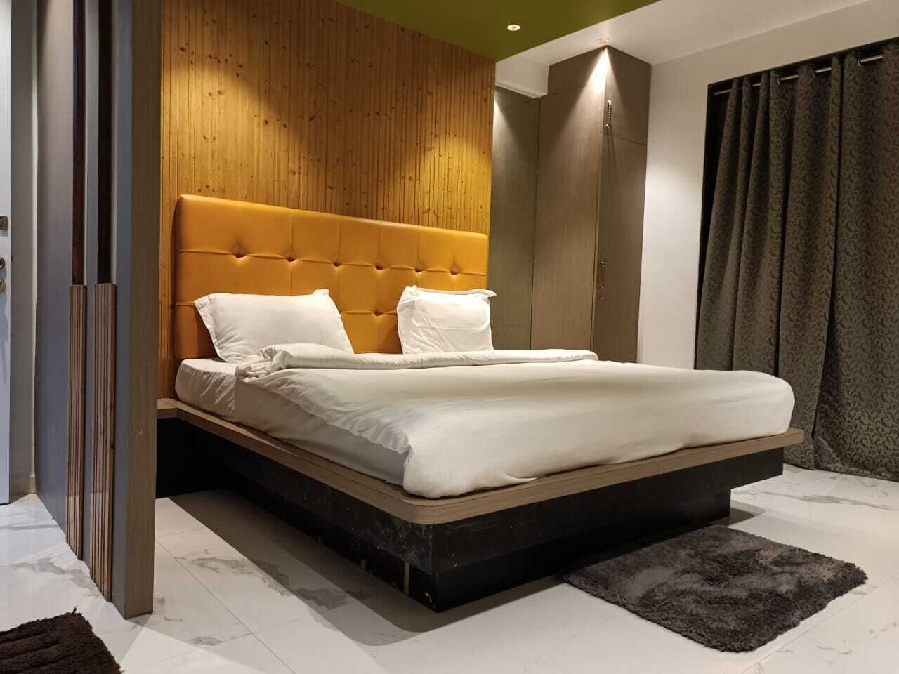 Soundproofing, free WiFi, bed sheets