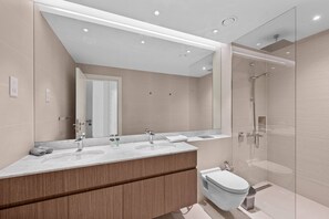 Bathroom - La Mer La Cote Bldg 2bdrms and Pool (Dubai)